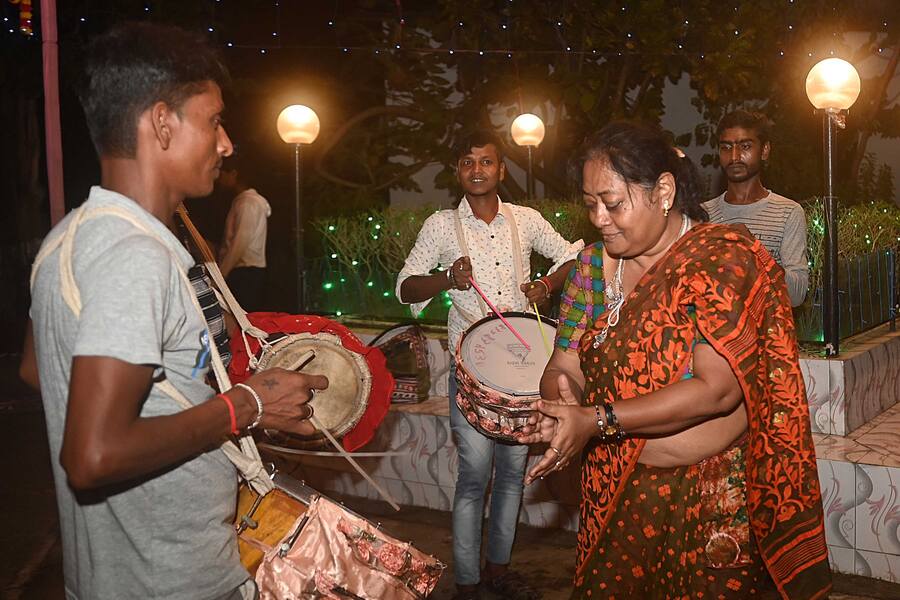 Tapoti Bhowmick, the secretary of Sanlaap, danced with the kids and ‘dhaakis’ after helping with the rituals. ‘Ever since 1992 (when the first shelter was founded) when we had rescued trafficked girls from red-light areas and placed them in a rented flat, we have always thought about how we could bring them joy. We had about 15 girls at that time and such places were not fit for these girls as some were trafficked and others even abused. This is when we decided to celebrate Durga Puja by taking them all on a trip to Puri,’ she said