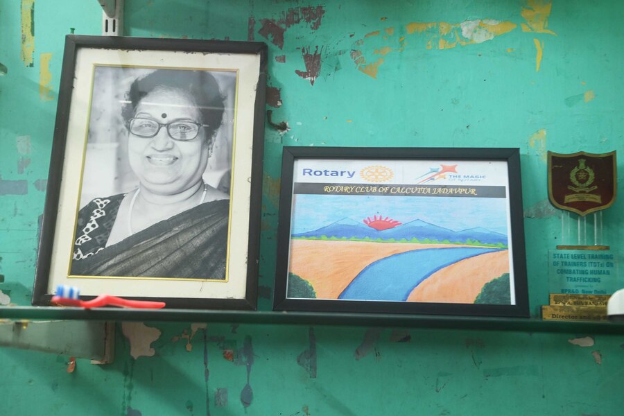 Indrani Sinha, born on March 15, 1950, in Kolkata, founded Sanlaap and transitioned from teaching to development work in 1977, collaborating with several international organisations until 1987. A highly respected figure in women’s development, she contributed immensely as an expert on national and international platforms, including the National Advisory Committee on Trafficking 