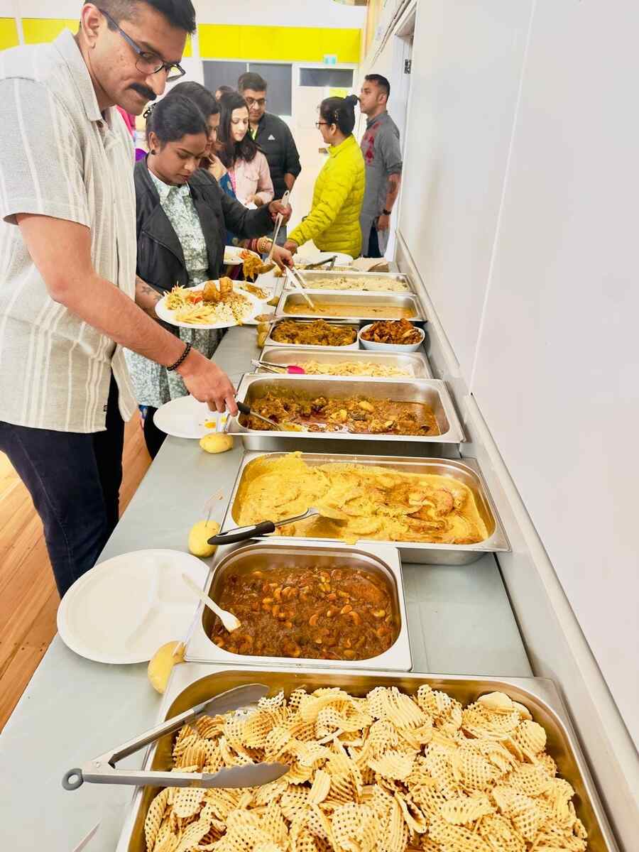 The Puja rituals ended on October 13 with a grand ‘arati, which was followed by the community members enjoying a sumptuous Bengali buffet spread comprising khichudi, alur dum, chholar dal, pakoda, papad, chutney, payesh, gulab jamun and jalebi