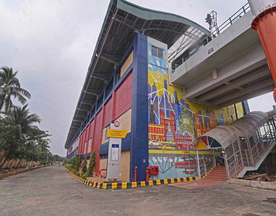 With Kolkata Metro completing 40 years of service in another week, the construction of Dum Dum Cantonment Metro station on the Yellow Line is also racing towards completion
