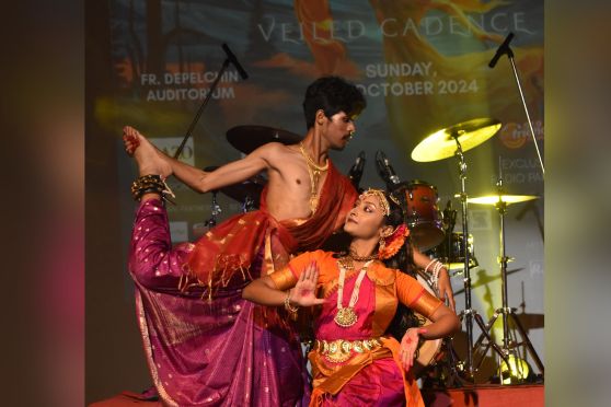 Next came “Dwita,” a duet performance that captivated the crowd with its seamless blend of harmony and choreography. The precision and coordination between the two dancers were nothing short of mesmerising, as their fluid movements told a story of connection, balance, and shared emotion.