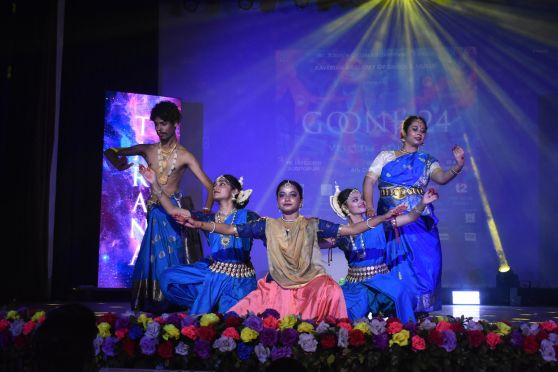 As the day progressed, “Tarana” took the stage, offering a stunning display of Eastern dance. The performers glided across the stage with an elegance and grace that left the audience in awe. Every movement in this classical performance embodied the beauty and fluidity of the East, showcasing both tradition and innovation in its choreography. 