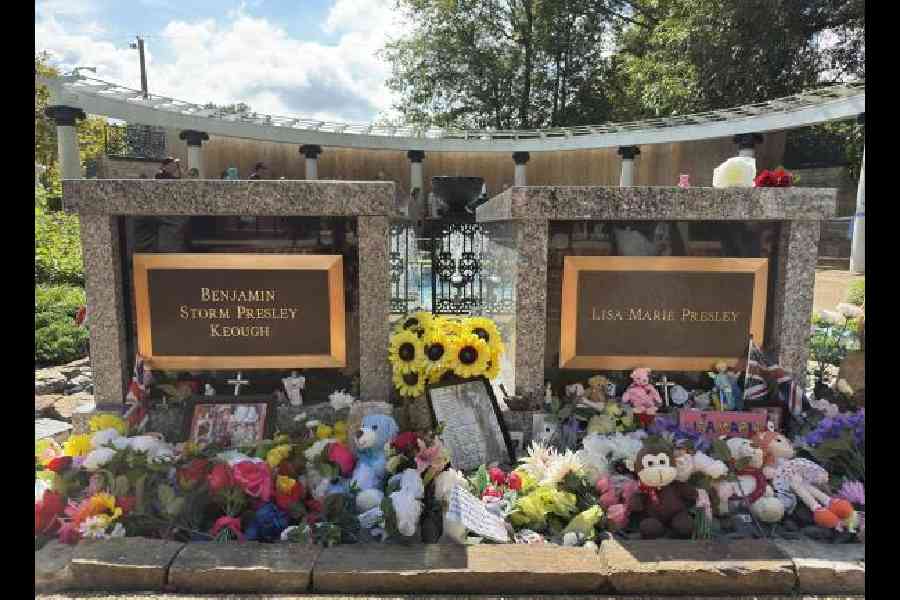Lisa Marie Presley and her son, Benjamin Keough, graves in Graceland