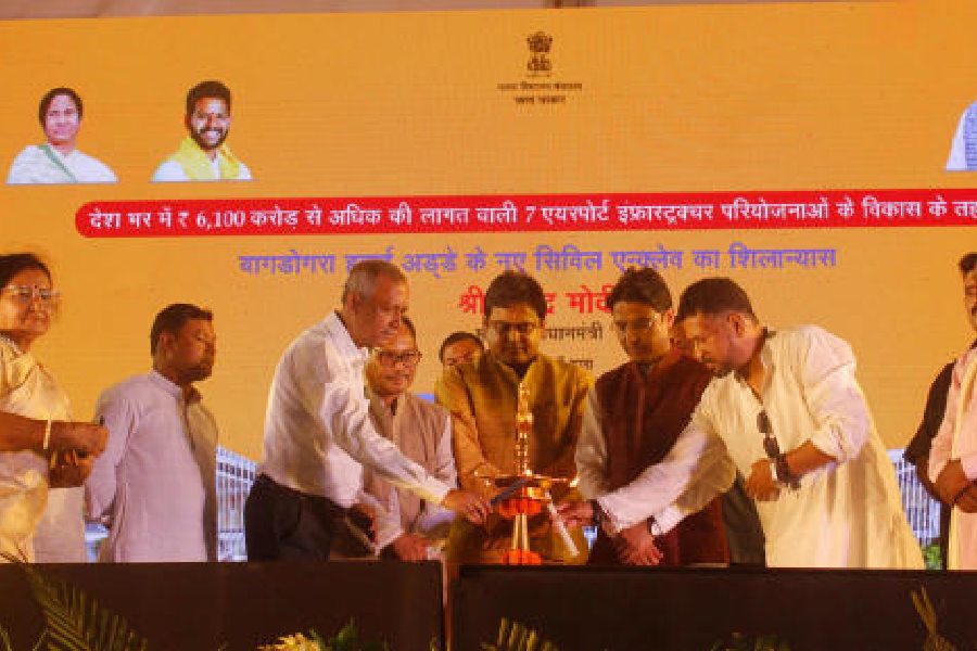 Narendra Modi | Prime Minister Narendra Modi lays foundation stone for ...