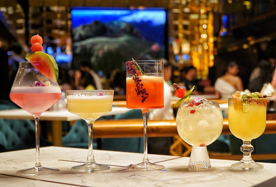 Cocktail lovers are sure to be spoilt for choice with tipples like Russian Fizzy Melon and Flame Boy, while teetotalers can sip on mocktails like Chatpata Mango, Gondhoraj Lemon Mojito and Thai Ginger Lemonade