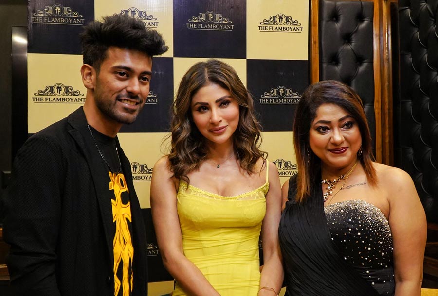 Co-owners of the club, mother-son duo Keya and Sayak Biswas, joined in the celebrations. ‘Our vision is to introduce new things to Kolkata and develop the scene. When we go out now, it becomes monotonous — we drink and then eat dinner. What we have planned will be revealed as time goes. This is a challenge and we will put in our effort,’ they said