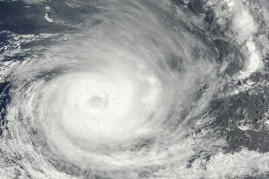 Cyclone Dana | Calcutta Gears Up To Face Aftermath Cyclone Dana, Set To ...