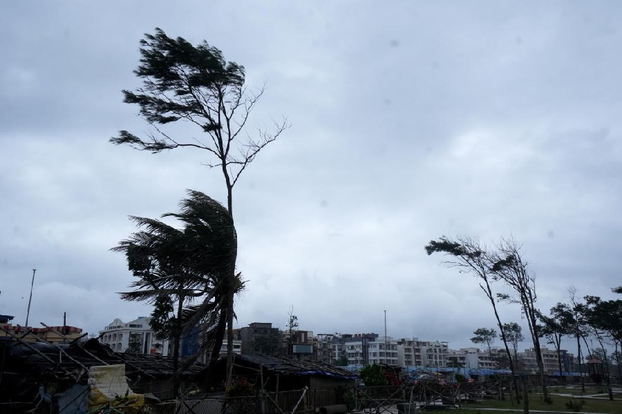 Strong winds sweep through Digha after the landfall of Cyclone ‘Dana’, in Purba Medinipur district, West Bengal, Friday, Oct. 25, 2024.