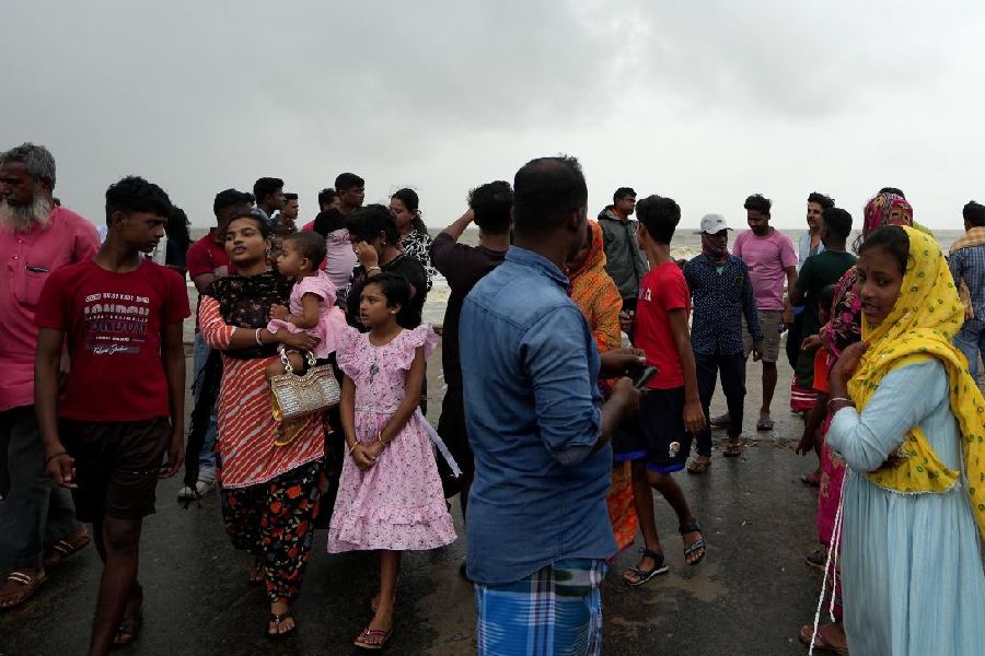 Visitors flock a beach at Digha after the landfall of Cyclone ‘Dana’, in Purba Medinipur district, West Bengal, Friday, Oct. 25, 2024.
