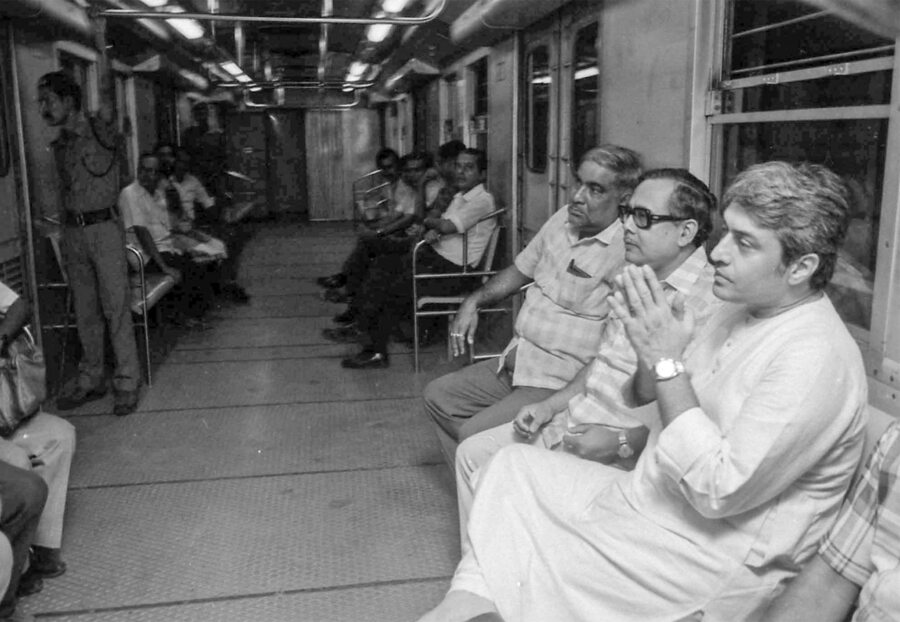 Classical sarod player Ustad Amjad Ali Khan (extreme right) travels on the Calcutta Metro, as it was then known, in 1988. Earlier, on December 29 in 1972, Prime Minister Indira Gandhi had laid the foundation for the project. That was 23 years after a French team conducted a study on the feasibility of an underground transport system in Calcutta