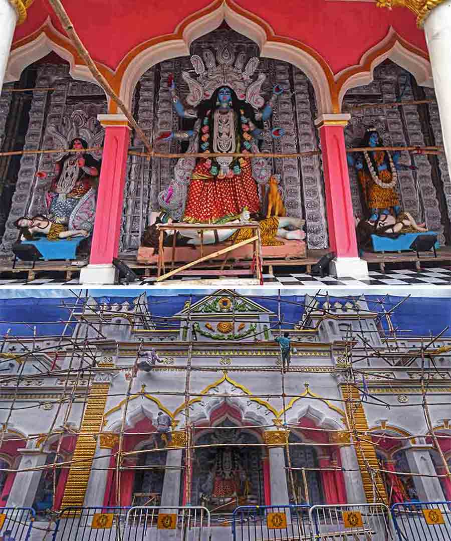 A glimpse of Janbazar Sammilita Kali Puja Samity’s pandal on SN Banerjee Road  