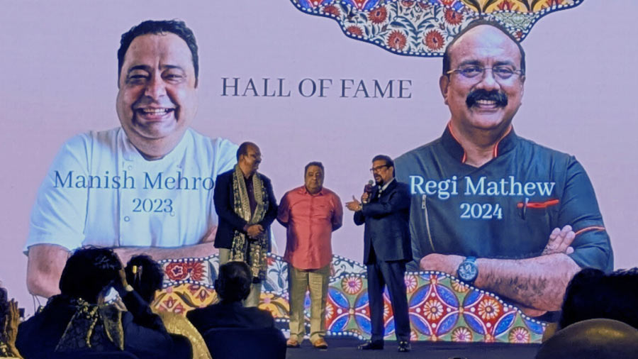 Regi Mathew, crowned #1 in the 2023 edition of Food Superstars, was honoured with his induction into the Hall of Fame 2024. He shared the stage with 2023 Hall of Fame inductee Chef Manish Mehrotra and Vir Sanghvi