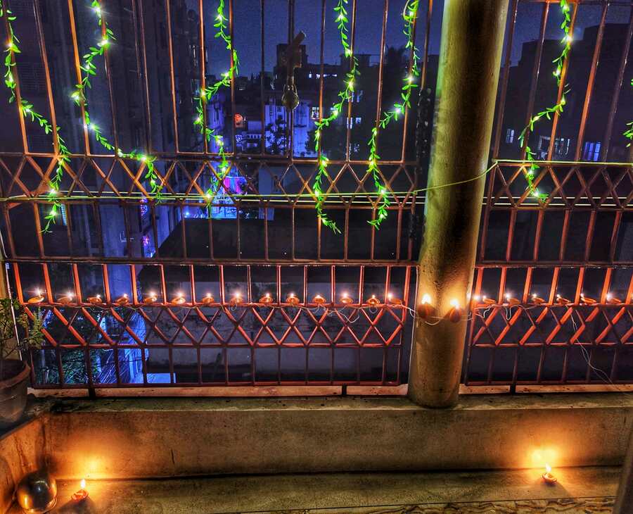 Every home lights up on Kali Puja and Diwali evening