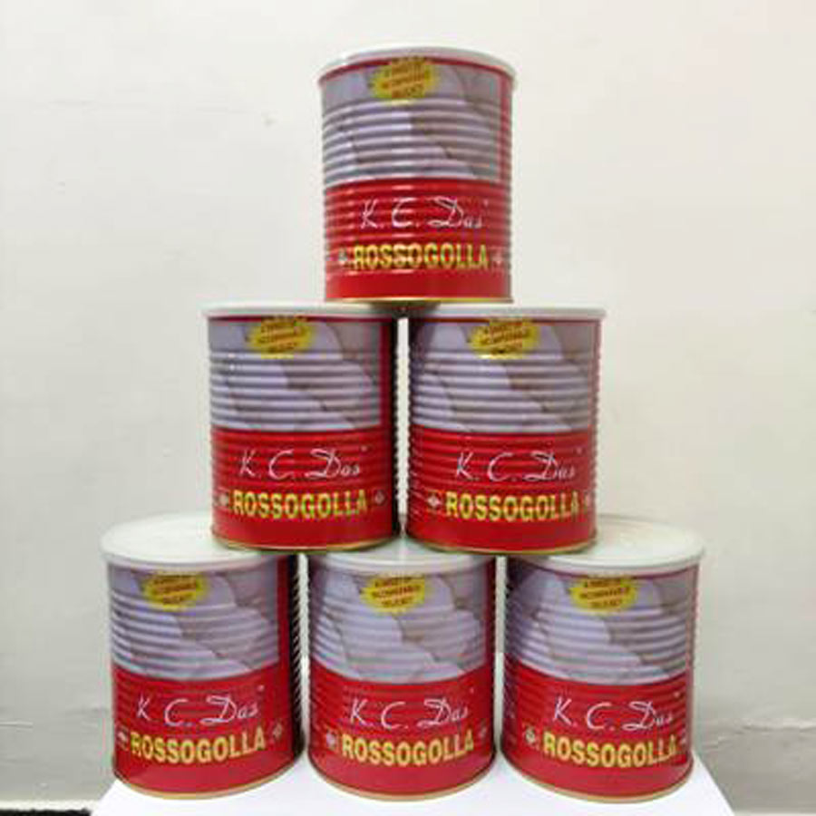 Nobin Chandra Das left his legacy to his son Krishna Chandra Das (KC Das). It was in 1930 that Krishna Chandra Das, along with his son Sarada Charan Das, pioneered the canning of rosogolla. It became the first Indian dessert to be vacuum packed. The innovative canning method made it accessible to mishti lovers across India and beyond