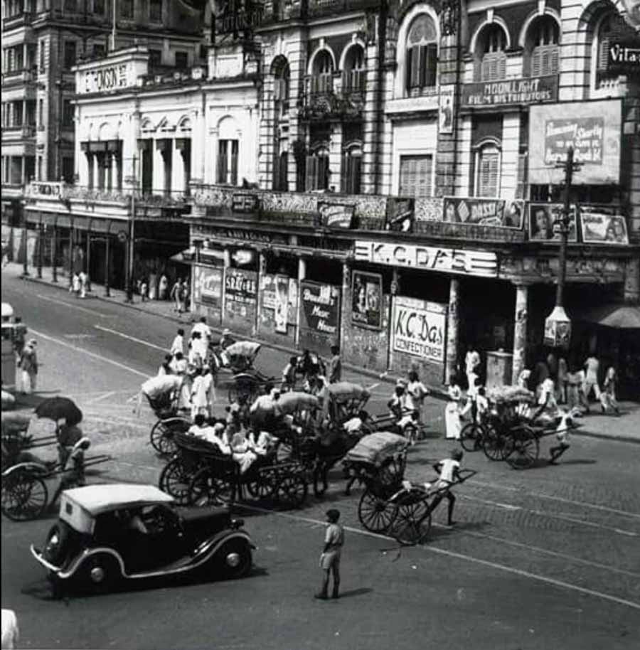 A photograph of the flagship K.C. Das at Esplanade from the brand’s album. Today, there are many branches all over Kolkata, serving cherished classics to modern innovations to mishti lovers  