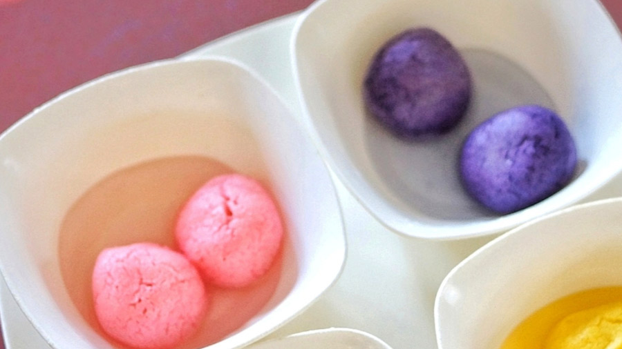 To keep with the times, flavoured rosogollas have also been introduced. Today, the brand continues to evolve under the leadership of Dhiman Das 