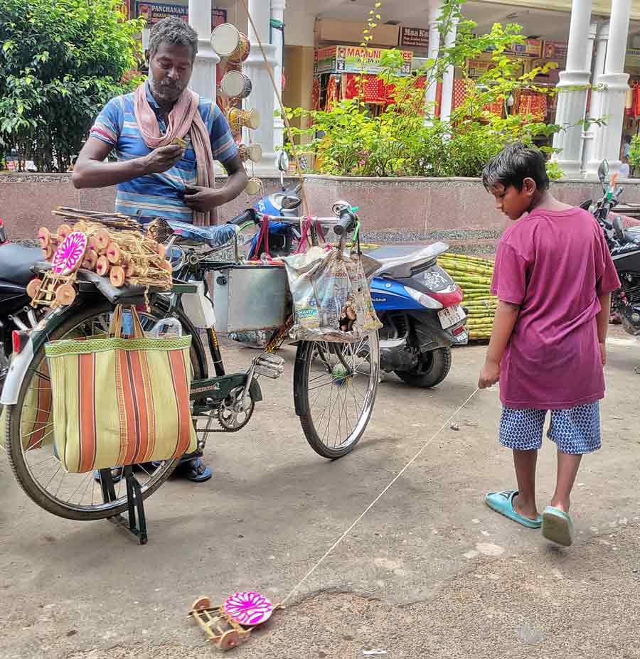A kind of a traditional toy on sale at a road in Kalighat 