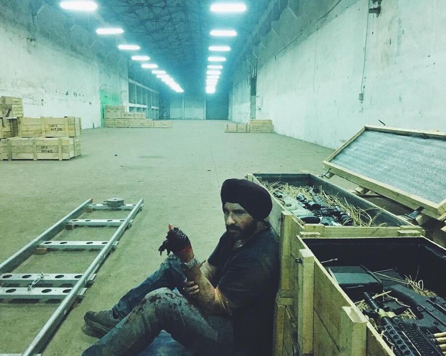 It appears that Saif had injured his arm during the filming of an action-packed scene. Sacred Games is India’s first Netflix Original series and arrived on the streamer on July 6, 2018. 