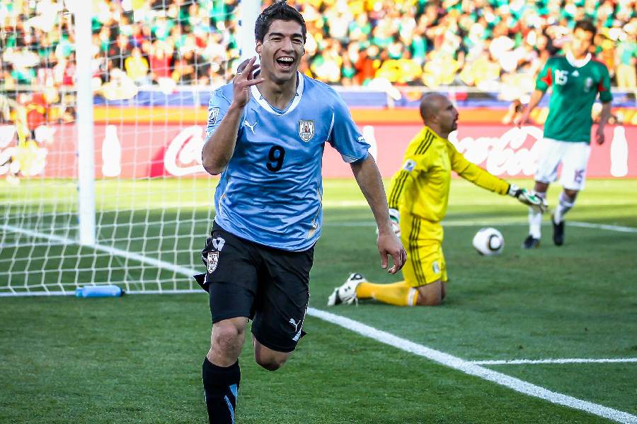 A 23-year-old Suárez began to make his mark on the tournament in 2010, playing a key role in dark-horse Uruguay’s run to the semifinals.