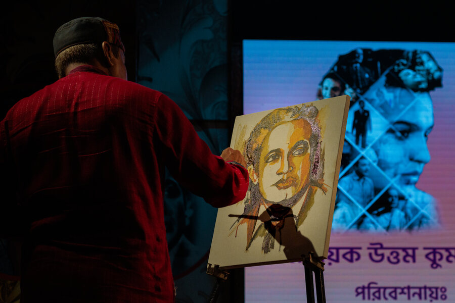 Presidential award winning artist Kingshuk Sarkar painted a portrait of Uttam Kumar
