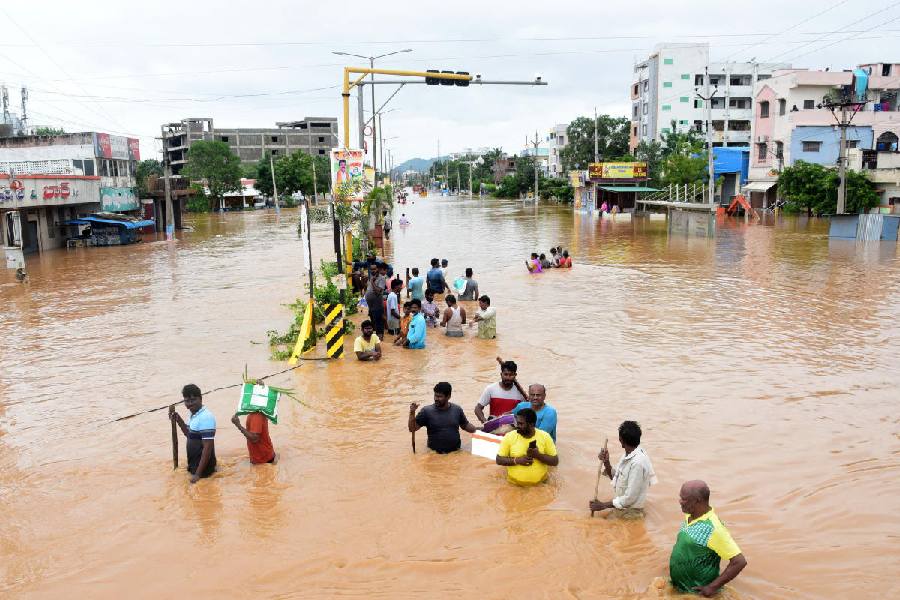 Andhra flood | Vijayawada flood damage assessment to begin from Monday ...