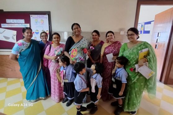 Vivekananda Mission  School, Joka, paid tribute to the teaching fraternity who selflessly  impart knowledge and wisdom to countless young minds. The  students spoke in the assembly about the significance of the day,  and prepared handmade cards, flowers and craft items for their beloved  teachers. The teaching faculty received a token of love and  appreciation from the management.