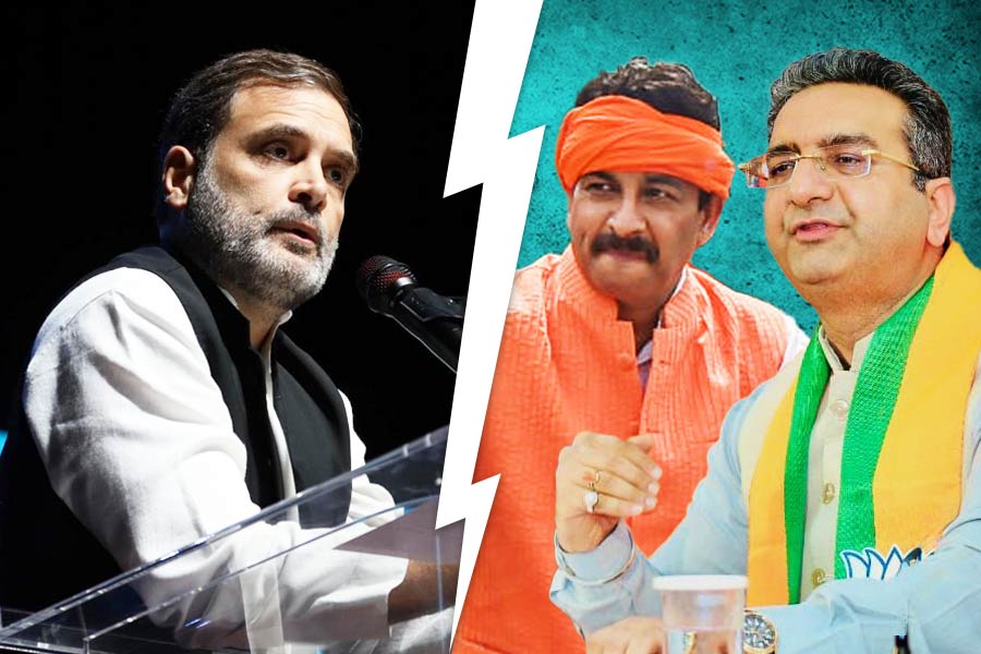 Rahul Gandhi (left), Manoj Tiwary and Gaurav Bhatia (right)