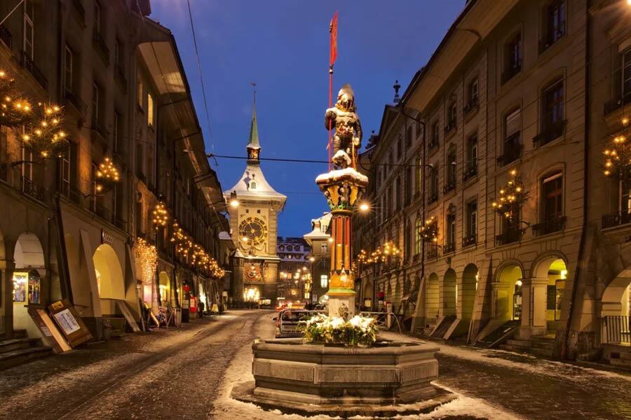 A glimpse of the city in the evening