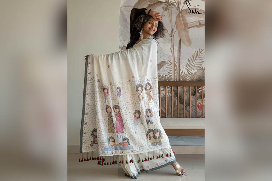 Soul Sisters - a handloom cotton sari with embroidery tassel and a quirky pallu