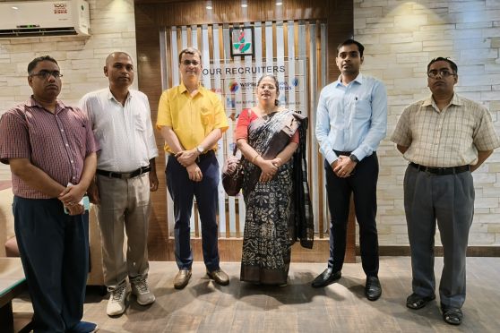 Dr Mahuya Hom Choudhury posed along with Dr Souma Guha Mallick, Vice Chairman, SKF,  Prof Dhrubasish Sarkar and other faculty members of CSE and ECE Departments.