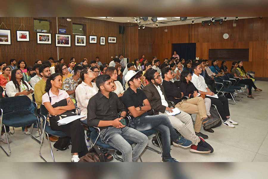 100 students from different institutes were present for the debate on AI and its effect on the US elections