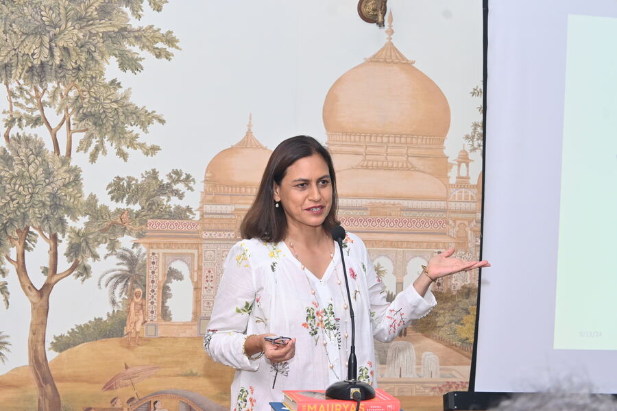 Tea, arguably the world’s most popular beverage, has a history as rich and complex as its multifarious flavours. How many types of tea are there in the world? How did ancient China shape the destiny of tea? How did tea come to India? All this and more were answered with aplomb by Husna-Tara Prakash at ‘The Story of Tea’ presented by the Glenburn Culture Club, in association with the Indo-British Scholars’ Association (IBSA), at the Glenburn Penthouse on September 15, with My Kolkata as digital partner 