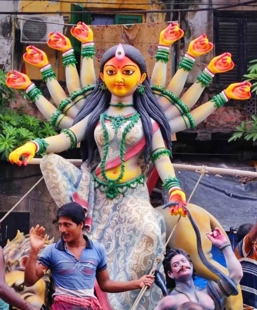 Durga Puja Sasthi is only 16 days away and the idols are already making their way to the pandals from Kumartuli