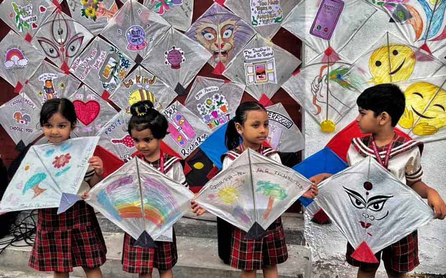 Techno India Group in collaboration with Ecole Intuit Lab (Kolkata) and Techno Main Salt Lake, hosted POSIFLY Winds of Hope, an event where students showcased their creativity by crafting beautiful kites and flying them together