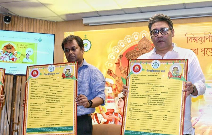 Indranil Sen, minister of state, tourism and technical education, training and skill development and minister of state, information and cultural affairs, holds a media meet at Abanindra Sabhaghar to launch Biswa Bangla Sharad Samman 2024. Information and cultural affairs secretary Santanu Basu flanks him