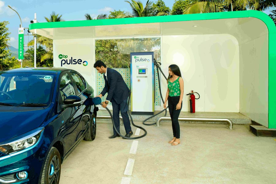 Electronic Vehicles (EV) Anant Ambani Director of Reliance Industries