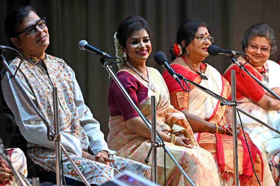 (L-R) Surojit Chatterjee, Mounita Chattopadhyay, Madhumita Basu and Srabani Sen were the eminent guests present