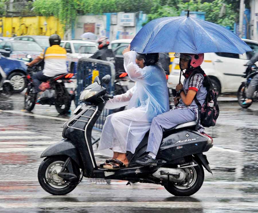 In the past 24 hours, between September 25 and 26, the recorded rainfall in Kolkata is 73.2mm 