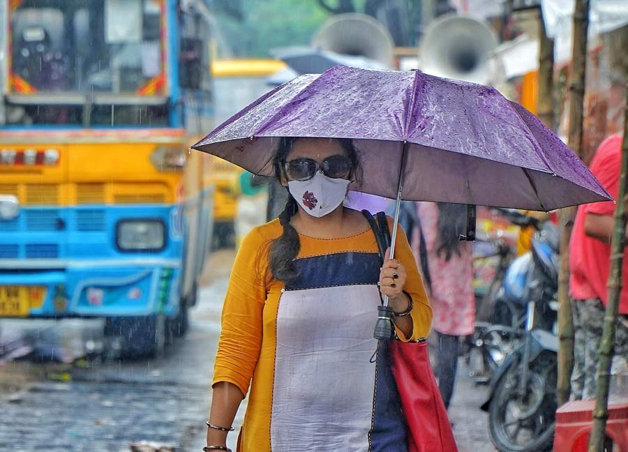 IMD predicts heavy rainfall till Friday for parts of south Bengal and heavy to very heavy rainfall in north Bengal  