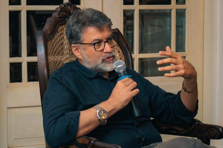 Sondhi, the author of non-fiction titles like ‘Unfinished Symphony’ and ‘The Order of the Crest’, spoke about his latest book, ‘Poles Apart: The Military and Democracy in India and Pakistan’ (India Viking), published in July. A key theme of Sondhi’s arguments was the role of a constitution in demarcating the powers between the wings of the government and the military. “Pakistan had as many as three constitutions in their first 26 years of existence. That’s one too many, if you ask me… In India, we had a firm and early commitment to a single Constitution,” said Sondhi, explaining why martial law and military coups have been common in Pakistan while never taking place in India