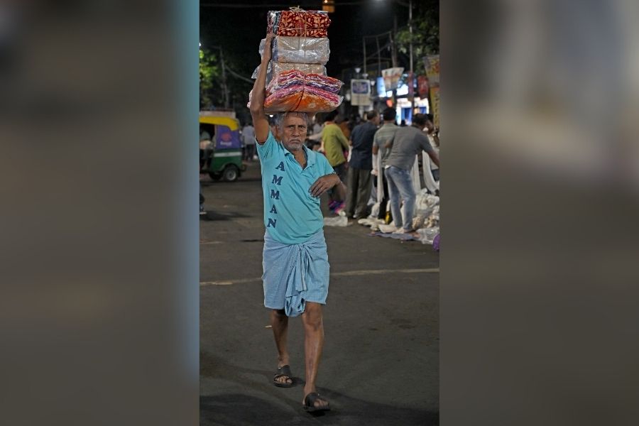 The vendors here come from Basirhat, Canning and Bongoan. The customers usually are owners of shops in and around Kolkata