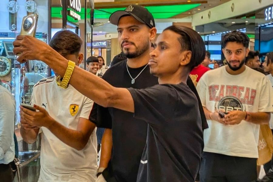 Vaibhav Arora, the man of the match against SRH, found himself mobbed by fans wanting a selfie with the KKR speedster