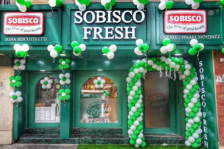 In the heart of Kolkata, where the scent of freshly baked bread mingles with the city’s timeless charm, a new bakery is all set to draw curious food lovers and loyal Sobisco fans alike. Sobisco Fresh, the premium bakery venture by Sona Biscuits, officially opened its doors this week, marking a bold and exciting expansion for the brand that has been a staple in Indian households for over two decades