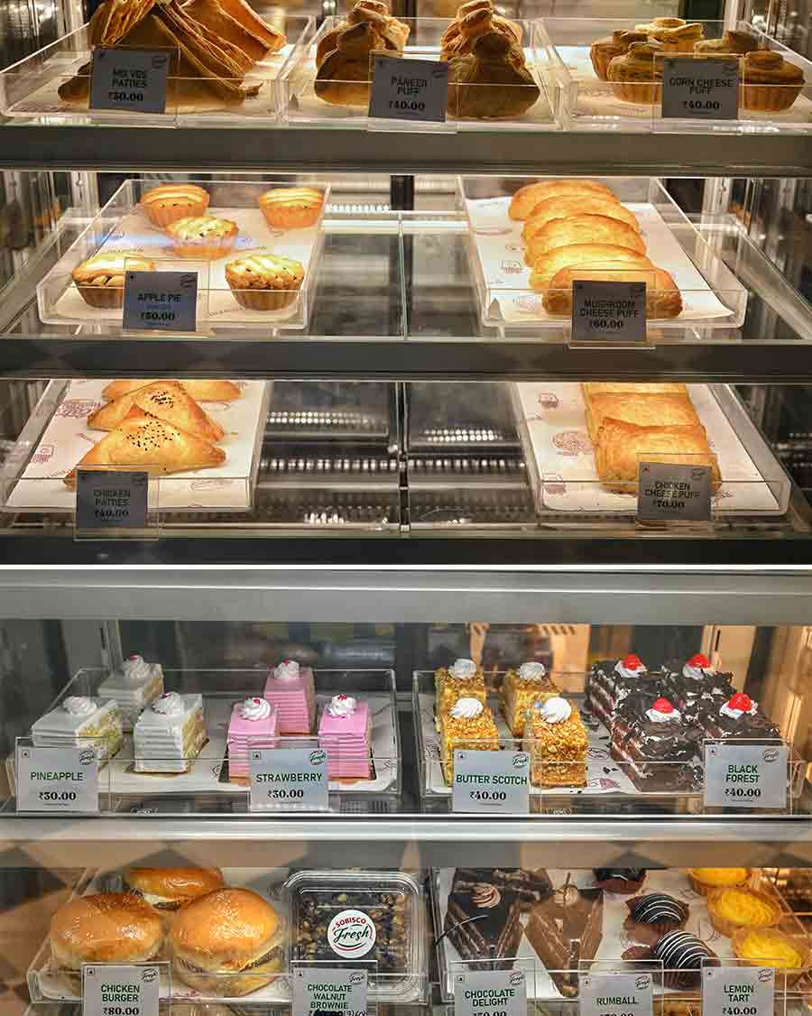 The flagship outlet on CIT Road, Kankurgachi, spanning over 600sqft, stands as a testament to the brand’s ambitions: more space, more choices, and a fresh take on indulgence. The launch event, held on April 17 at the flagship store, was a delight to the tastebuds. Guests were treated to a curated tasting menu featuring melt-in-your-mouth pastries, rich cakes, and savoury delights like puffs and patties