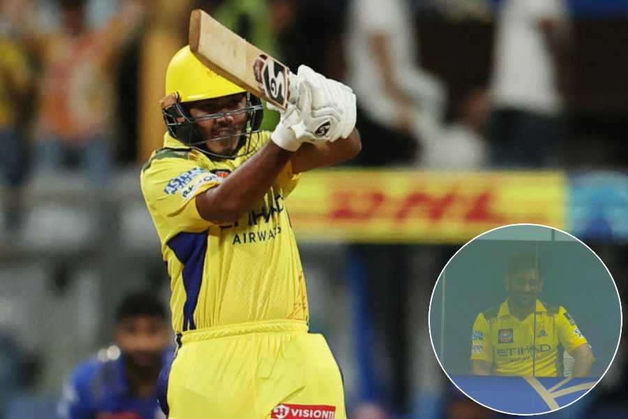 Ayush Mhatre and MS Dhoni [In set]