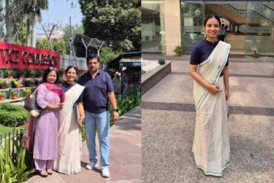 Meghna with her parents, Udit and Shaoli Chakravorty, Meghna Chakravorty in Delhi