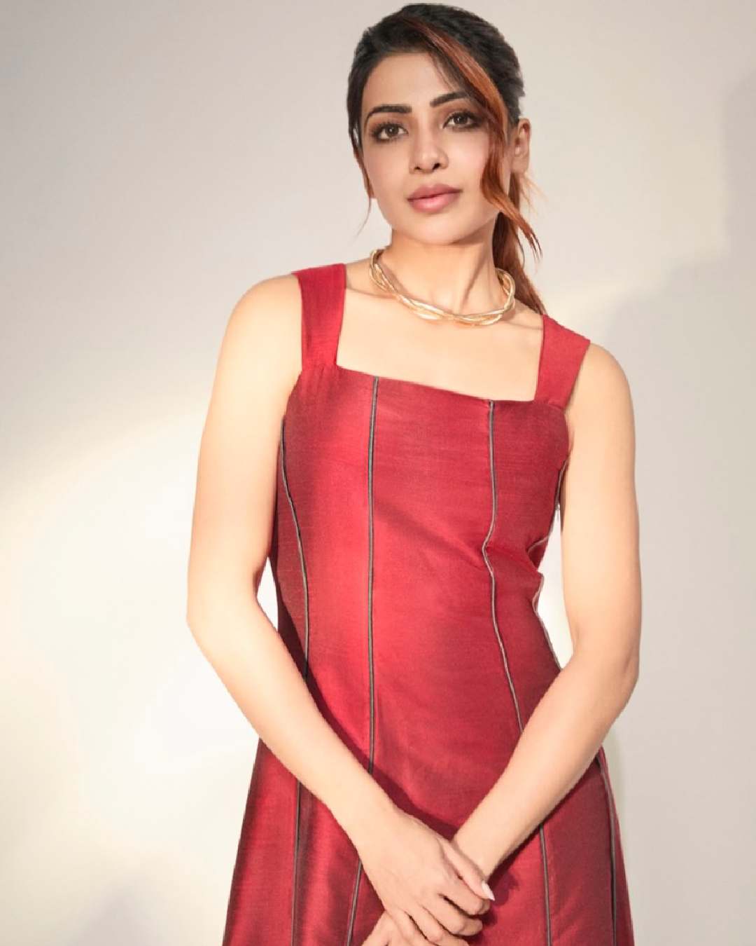 Launched in 2020, Saaki is a contemporary fashion label co-founded by Samantha and entrepreneur Sushruthi Krishna. 