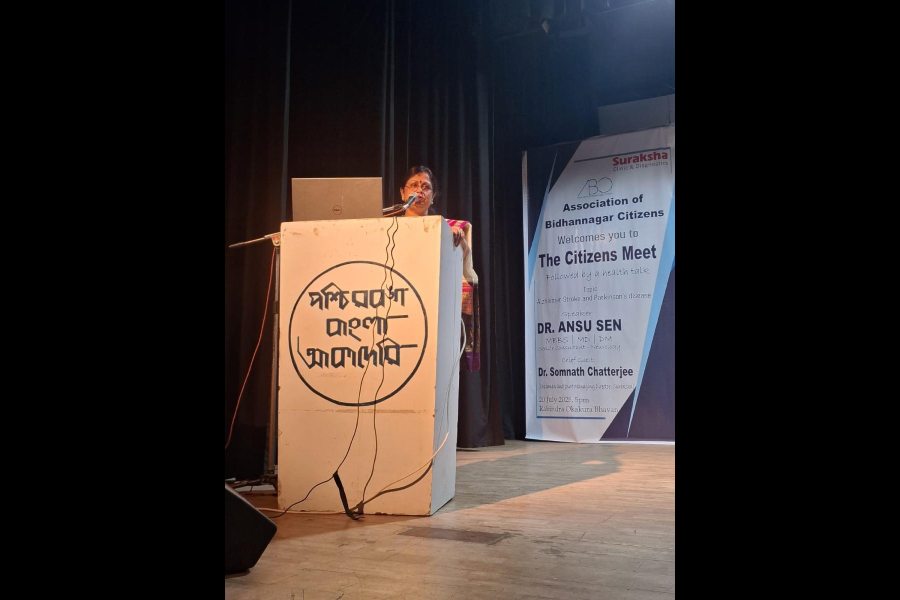 President Satarupa Sanyal welcomes the audience at the citizens’ meet
