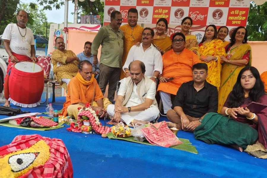 khuti pujas in Salt Lake AB Block