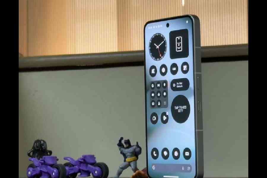 The phone is free of bloatware and offers good weight distribution. Picture: Mathures Paul
